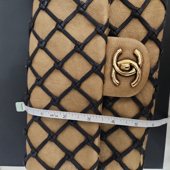 Chanel hand bag - Picture 7 of 10